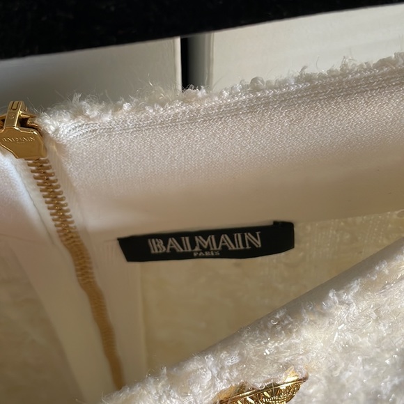 Balmain tweed white skirt with fringe and gold buttons - Picture 4 of 5
